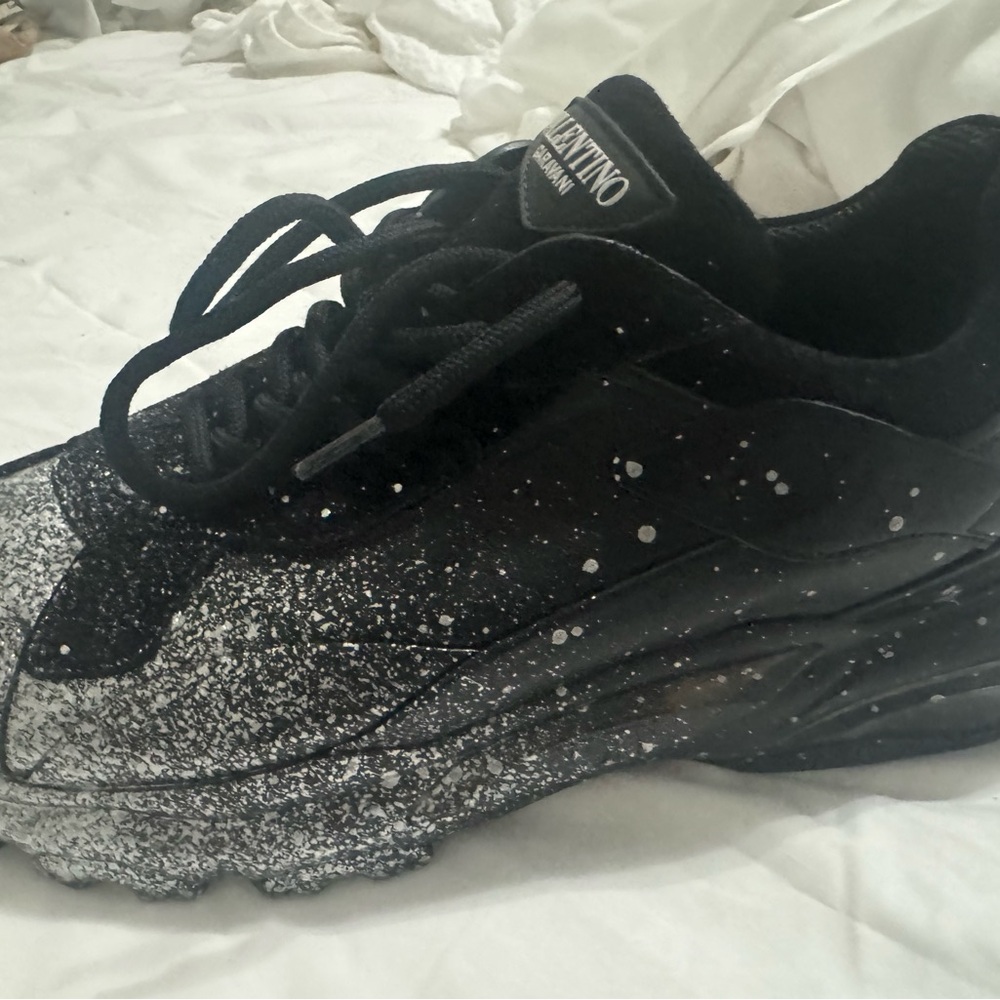 Sneakers new